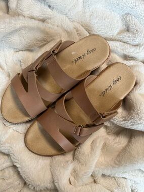 [JUST IN] Easy Street Women’s Tan Slide Sandals with Buckle Open-Toe Flats  8